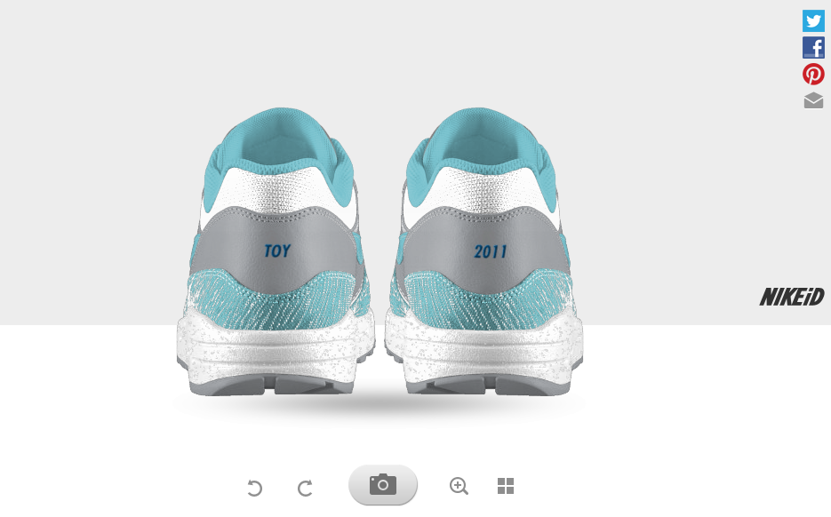 TOY NIKE SNEAKER 